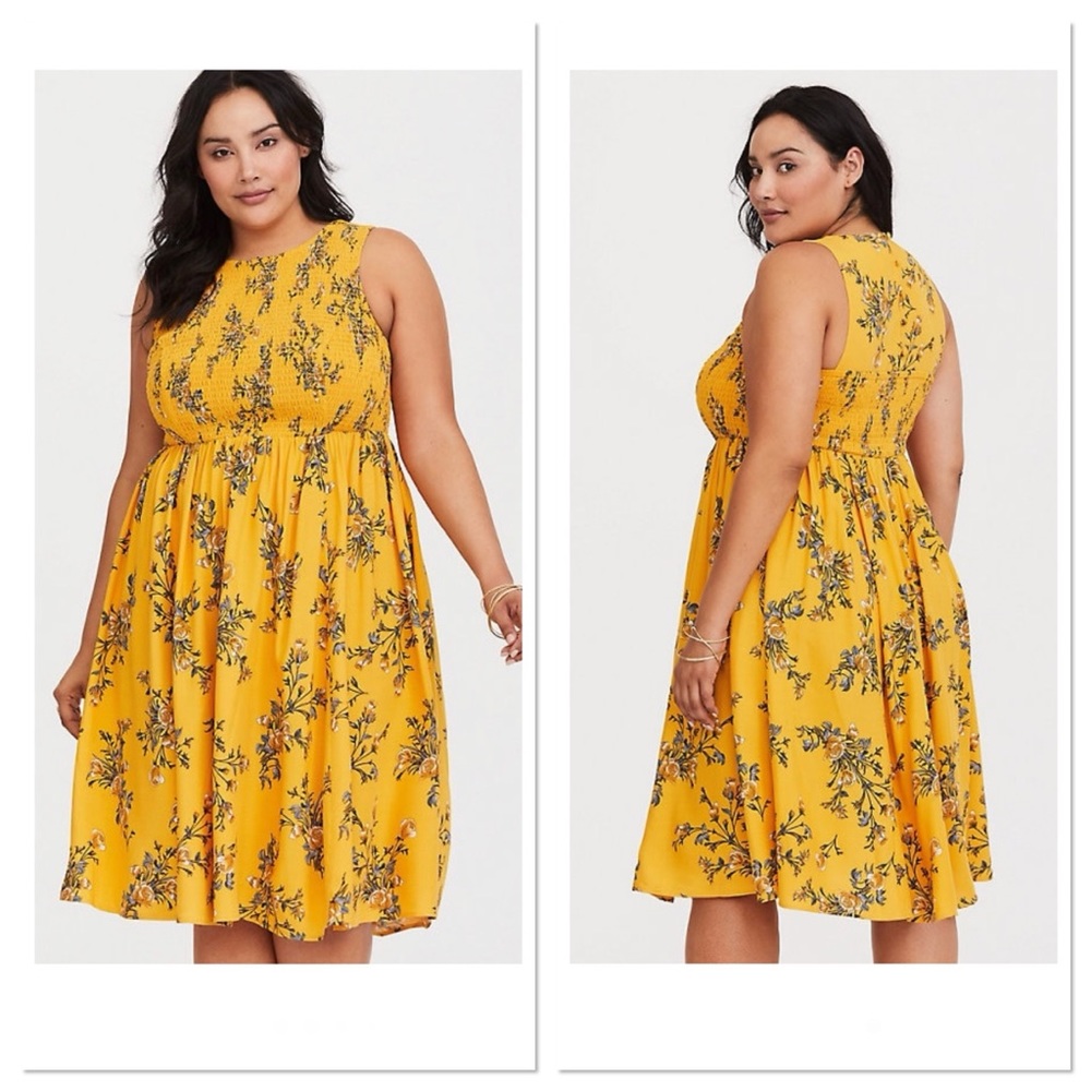๐ผ torrid Yellow Floral Smocked Challis Dress - Picture 1 of 8